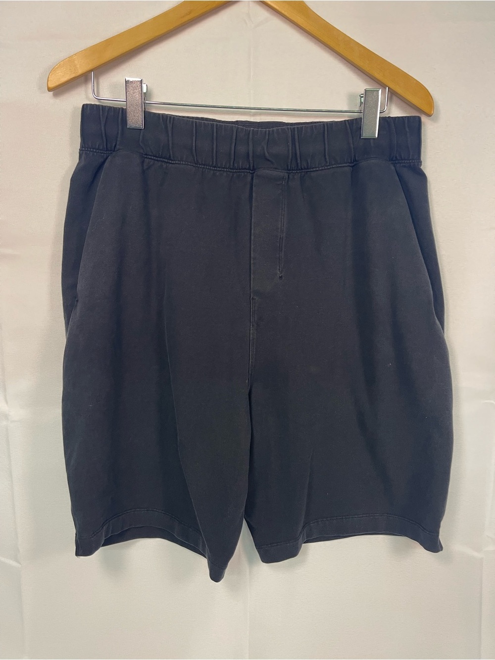 Lululemon Men's Large Black Flat-Front Elastic Waist Shorts